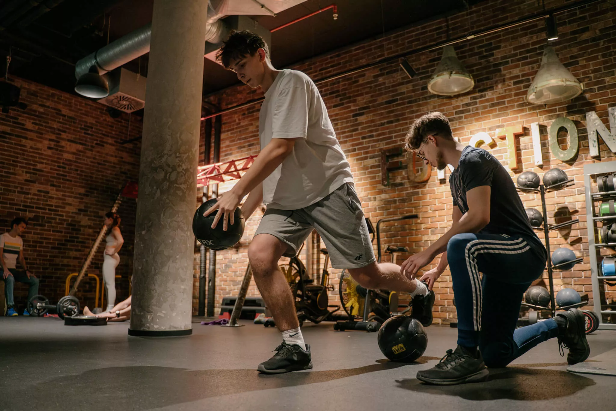 trening personalny Szczecin, fizjoterapia Szczecin, studio treningowe Szczecin, trener personalny Szczecin, rehabilitacja Szczecin, ćwiczenia indywidualne Szczecin , StacjaFit